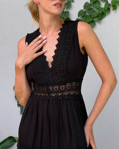 Ninfea – Sleeveless Boho-Style Midi Dress with Lace Details